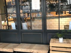 面包甜点陈列柜-Common Table · Brunch & Coffee
