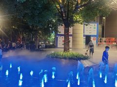 -瑞虹新天地月亮湾