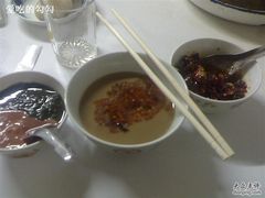 麻酱小料、辣椒油、韭菜花和酱豆腐-天丽餐厅•烧烤铜锅涮(西青道辅路店)