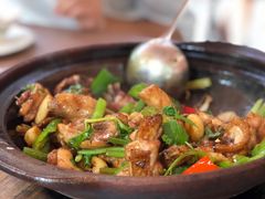 沙姜啫鸡煲-大头唛·啫鸡煲.粤菜.专门店(289艺术园区店)