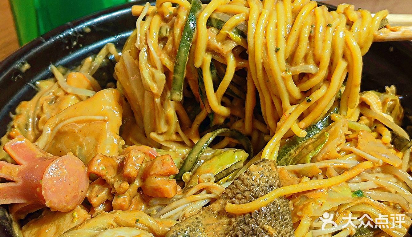 日月光新开的麻辣烫炸串，也太好吃了吧❗