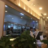 。哇噻他们家的烤鸭简直太好吃了，黄瓜的分量也很足