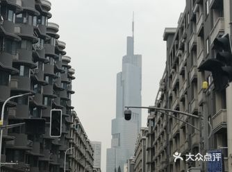 從西側出來，是頤和路公館區，可以順路看看