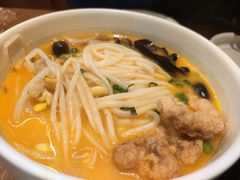 金汤酥肉酸辣米线-云海肴·汽锅鸡·云南菜(苏州中心店)
