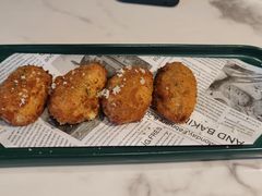 巴塞罗那风味火腿鸡肉芝士球-MOCUS莫卡斯餐厅(祥云小镇店)