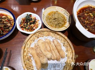 皮蛋好吃，蛋黄茄子里的咸蛋黄味道浓郁