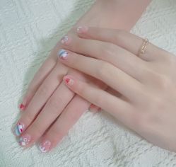 -爱美睫美甲会馆