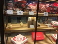 面包甜点陈列柜-霸王茶姬(南强街店)