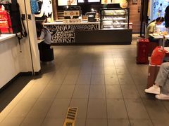 -麦当劳(汉口火车站候车室店)