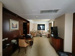 -汕尾巴黎半岛酒店