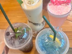 -Chom Cafe and Restaurant