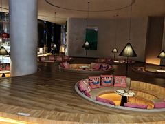 -涨巢·潮玩水疗局