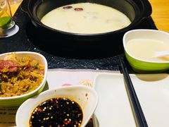 -洪氏嗨捞·广东猪肚鸡·椰子鸡火锅(西咸万象城店)
