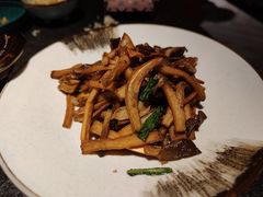 盐焗菌菇-丝路金桃·新疆菜(徐汇店)