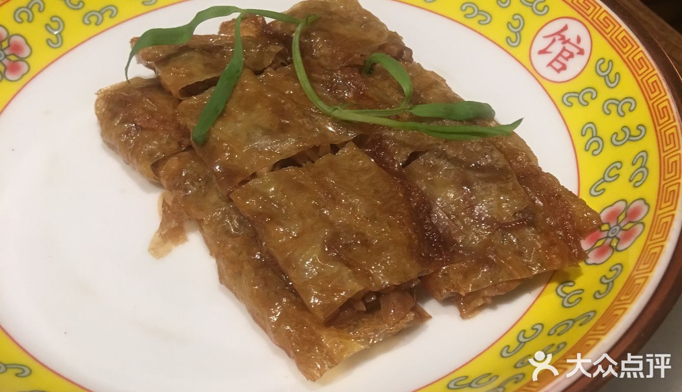 中午跟朋友去的，那家挺有名的馆子，结果还是大失所望