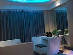 -皇马海口湾海景酒店(万绿园秀英港店)