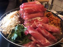 部队锅-MI WU FACTORY米屋美食工厂餐厅(绿地店)