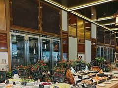 -大中华希尔顿酒店-念自助餐·嗨啤·小龙虾