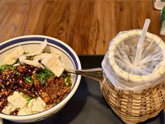 -云阿蛮云南生烫牛肉米线(奉贤路店)