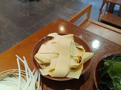 -黔有有贵州酸汤夺夺粉火锅(五味十字店)