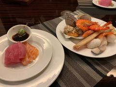 -广州万富希尔顿酒店·感趣自助餐厅·金秋蟹宴生蚝海鲜刺身