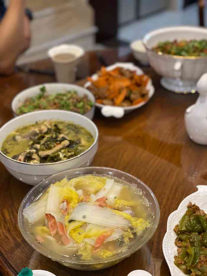 国邦茶餐厅(新昌店)-"我不是本地人,但觉得菜还可以,挺大众化的.