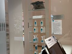 -福奈特洗衣·洗鞋·奢侈品护理(苏河湾店)