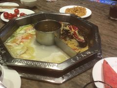 -佬土鹅肠火锅(中建大观店)
