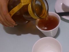 熬制酸梅汤-自贡盐帮菜·玩辣餐厅(樱花园西街店)
