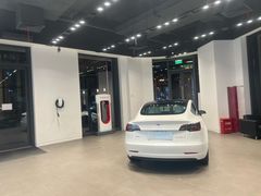 -TESLA 特斯拉(上海太古汇体验店)