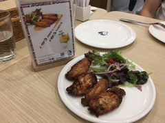 Lena 秘製雞翼-MOO Beef Cafe