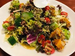 藜麦牛油果沙拉-麦田工坊(月湖店)