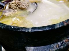 -南渝食府.墨脱石锅松茸鸡