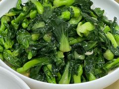 油渣炒青菜-沪依小酒馆心意菜