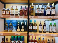 -华致名酒库雪茄烟酒(荣科路店)