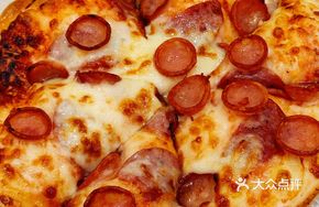 Grilled Sausage Pizza