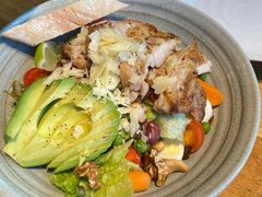 鸡胸肉牛油果沙拉-The Diner X餐厅(青岛万象城店)