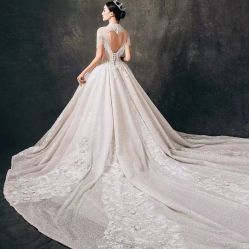 -Lady  Jane高端婚纱礼服馆