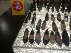 -莱尔斯丹展示厅(盈毅鞋厂店)