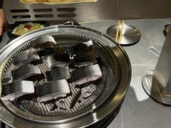 -围炉肉舍•炭烤活鳗•丹东海鲜烤肉(步行街店)