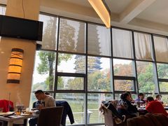 靠窗位-听松楼·花园酒店·自助餐厅(红梅公园店)