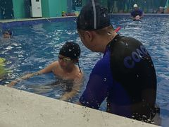 -Swim斯卫姆国际儿童游泳中心(红博中央公园店)