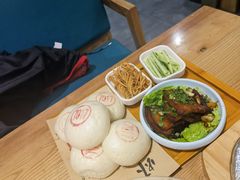 土馒头配红烧肉-7017味道工厂(三墩店)