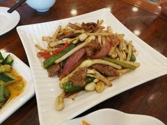 花生芽炒牛肉-今一靓汤.顺德菜东莞三十年老字号(厚街店)