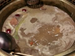 -余欢领鲜火锅(新街口店)