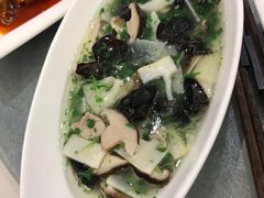-侬佳蒸菜馆(听潮店)