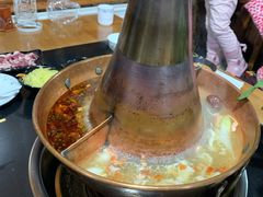 -果松木炭酸菜铜火锅·外婆参鸡汤