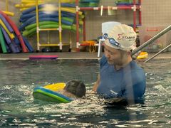 -蓝旗亲子游泳(范湖万达广场店)