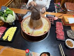 -果松木炭酸菜铜火锅·外婆参鸡汤