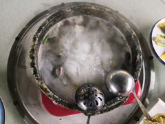 -墨脱石锅椰子鸡•香草鸭•东山羊(大东海店)